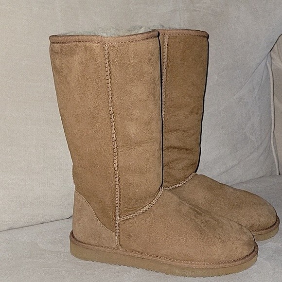 Cozie Steps Genuine Sheepskin Boots Size 6 - Picture 2 of 10